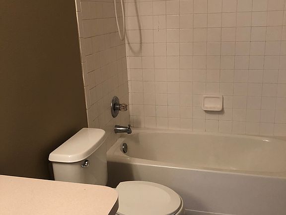5th image of 405 Kensington Lake Cir