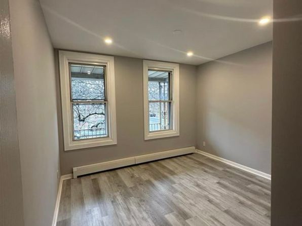 448 Avenue E #1, Bayonne, NJ 07002