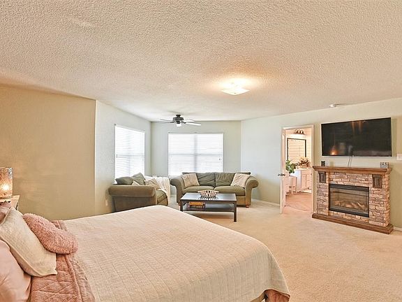 4th image of 9121 Blackstone Dr