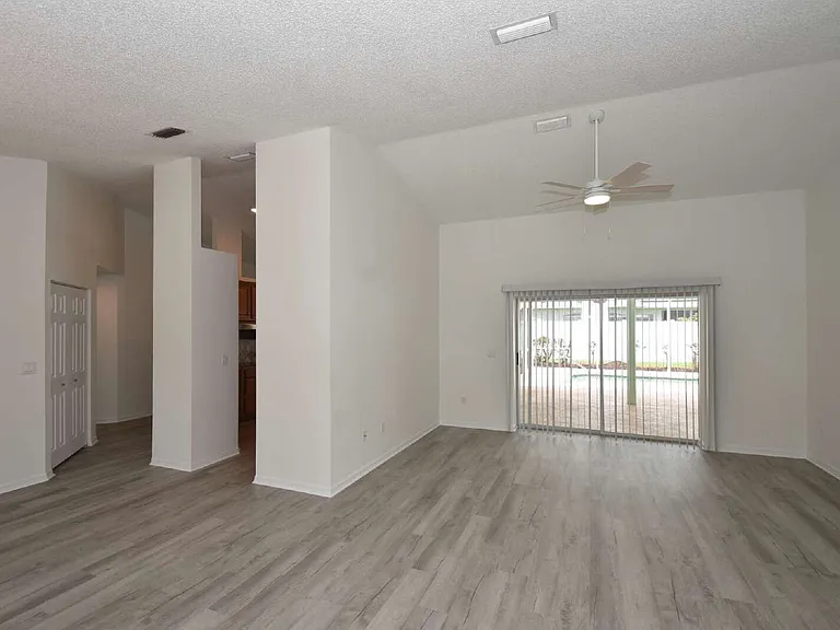 33 Poinsettia Ln — Photo 20