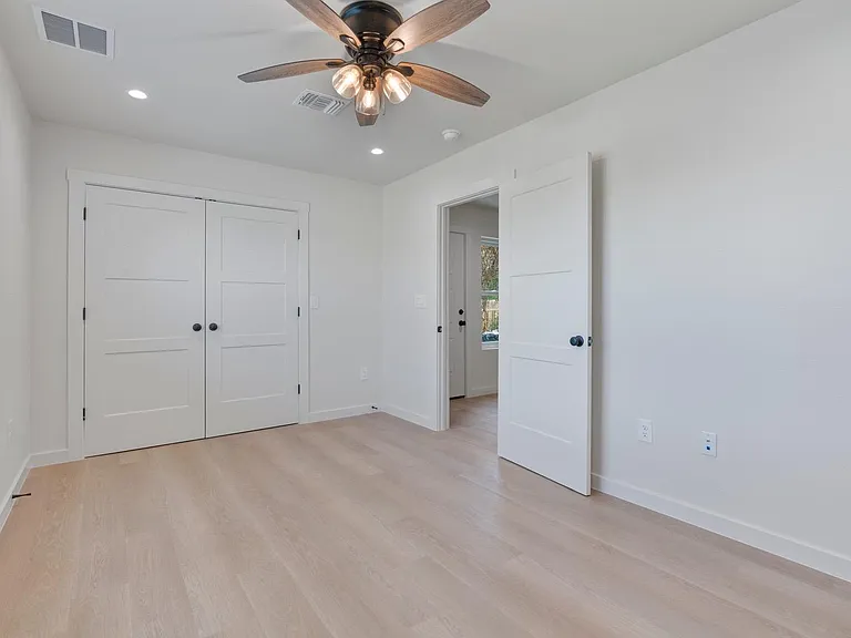 515 E 39th St #2 — Photo 7