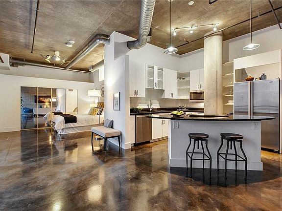 3rd image of 311 W 5th St Unit 1001