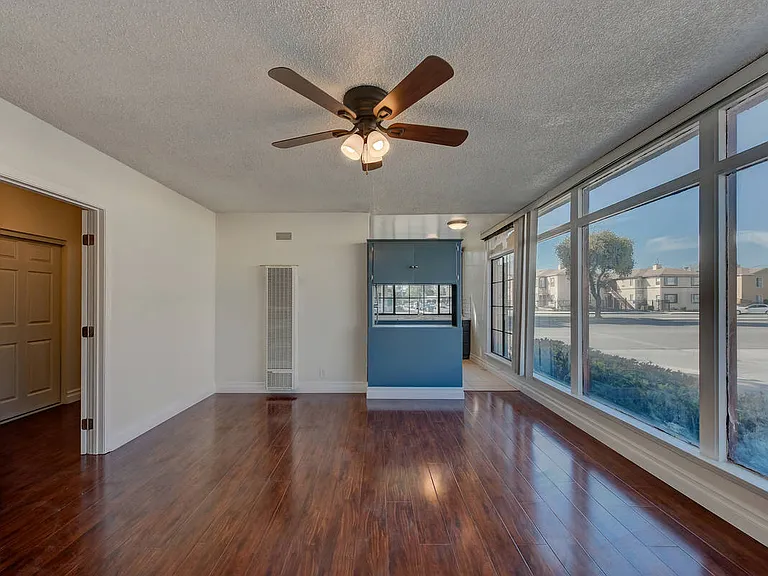 3018 Stocker St — Photo 3