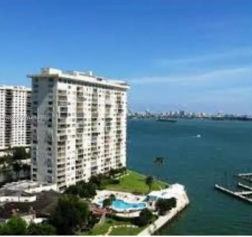 11111 Biscayne Blvd Photo 1