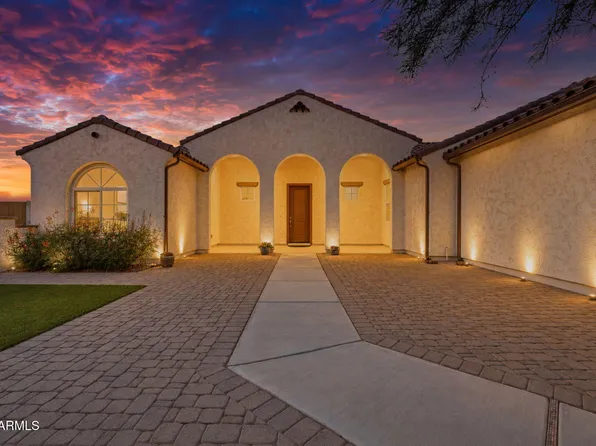 498 W CHASE Street, San Tan Valley, AZ 85143