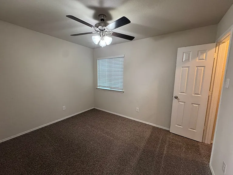 1812 Bee Creek Loop — Photo 30