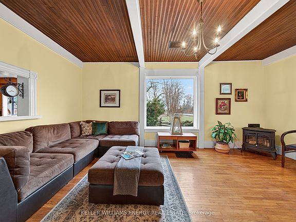 3rd image of 419 County Road 25 Rd