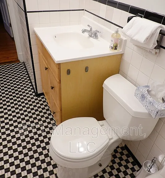800 Maplewood Ave #1 — Photo 29