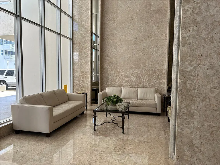 4020 Galt Ocean Dr #106 — Photo 17