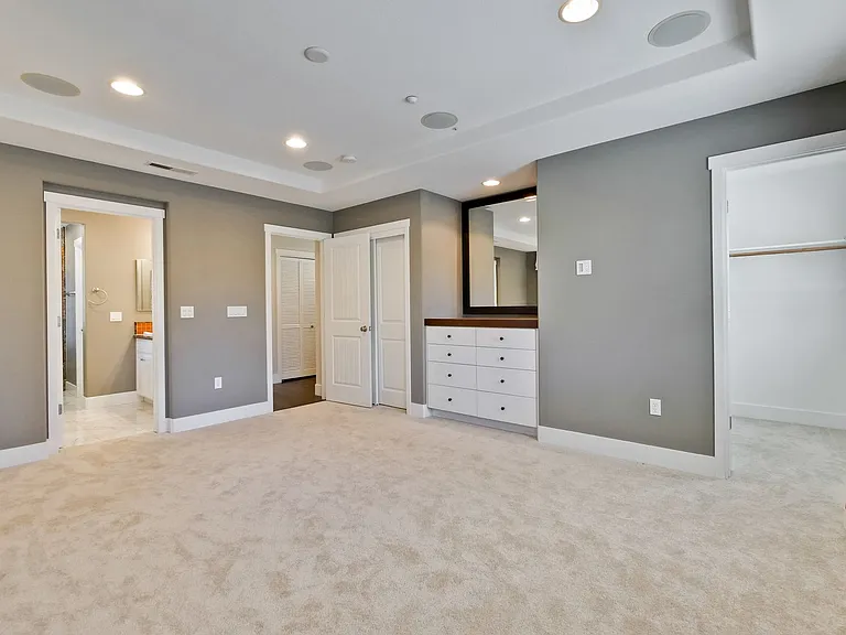 156 Linfield Dr — Photo 17