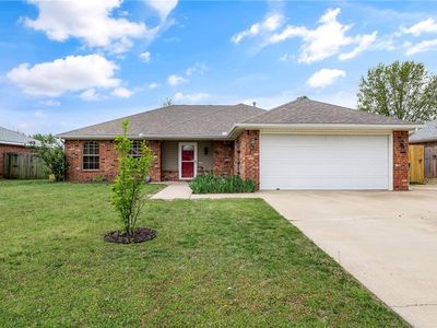 891 Honeysuckle Dr, Centerton, AR, 72719