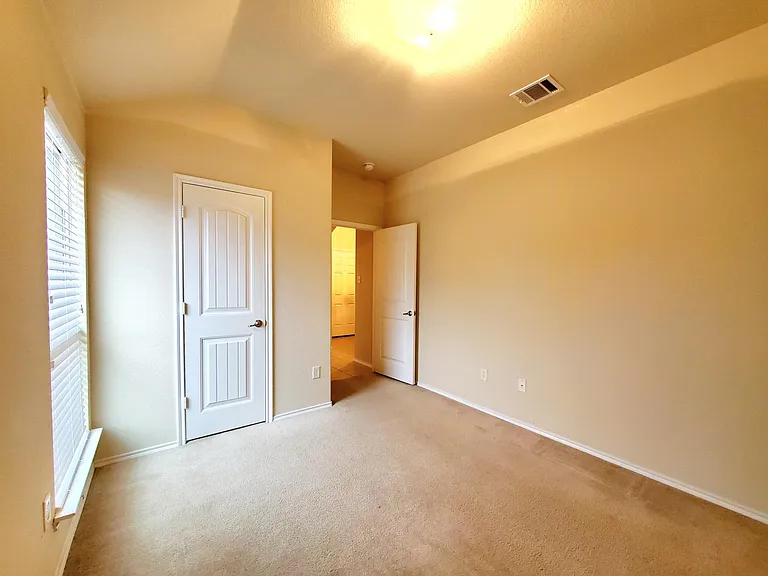 1925 Carol Ln — Photo 12