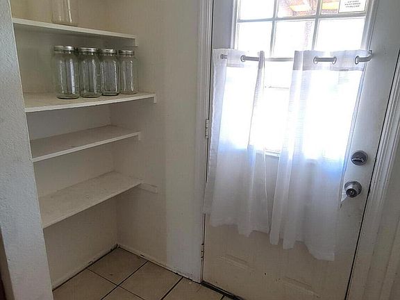 5th image of 851 E 10TH Avenue