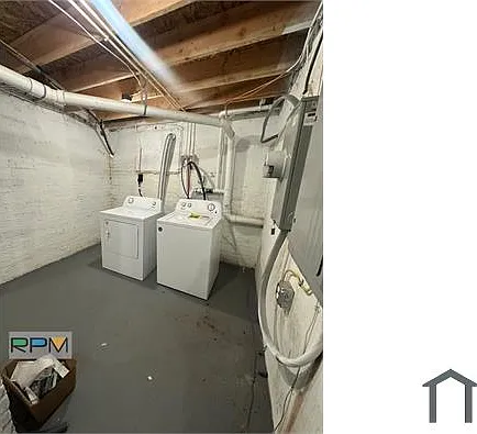 2807 Baker St — Photo 7
