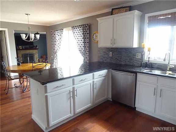 3rd image of 32 Sunset Creek Dr