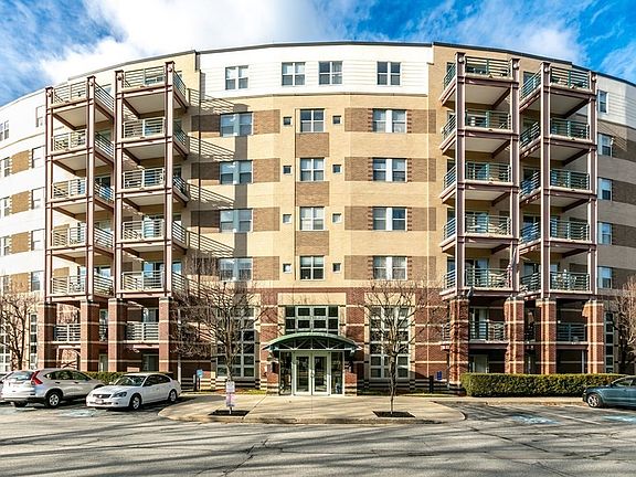 2nd image of 273 Cambridge Rd APT 706
