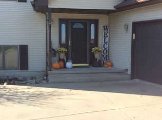 1759 N Brinton Ave, Dixon, IL 61021