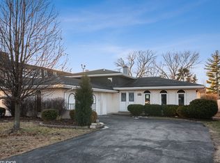 18552 Escanaba Ct, Lansing, IL 60438