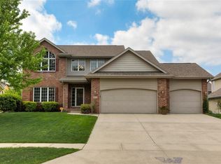 2810 148th St, Urbandale, IA 50323