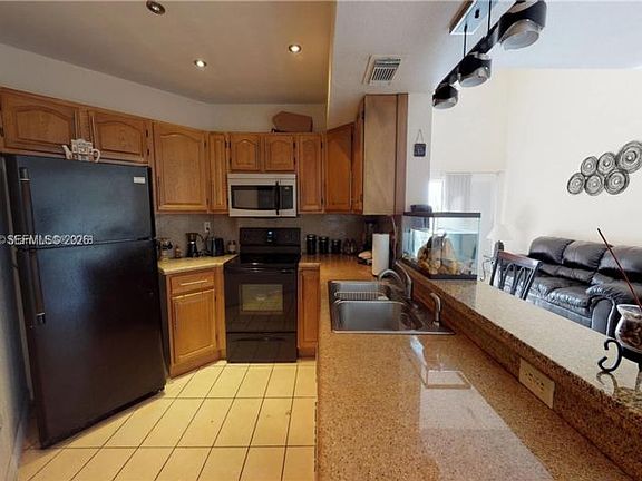 4th image of G308-9735 Fontainebleau Blvd #G308