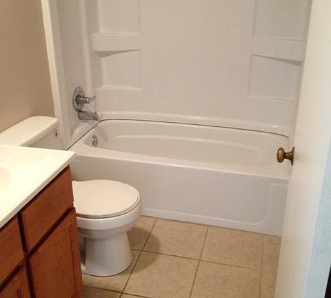 3rd image of 1115 E Hazard Ave