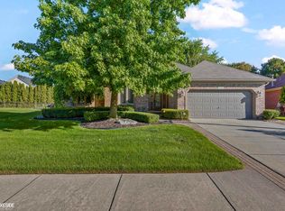 21225 Parkstone Dr, Macomb, MI 48044