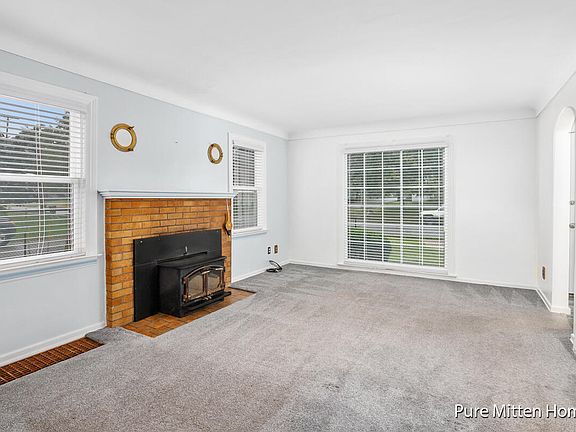 4th image of 1100 Walsh St SE