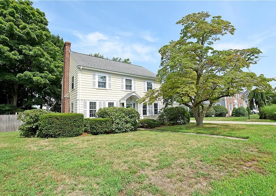 1st image of 144 Hoyt Ave