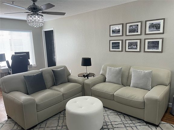 5th image of 521 Parkway #204