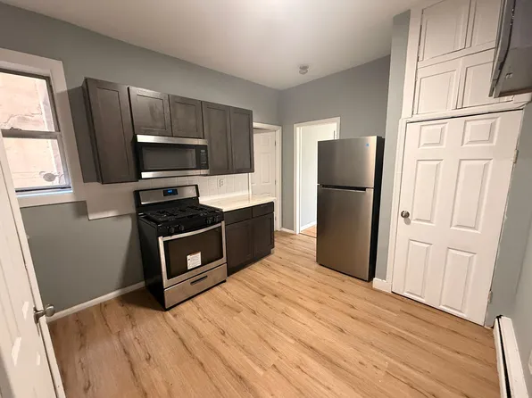 211 Woodward St, Jersey City, NJ