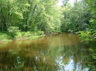 Kayak Ct, Suring, WI 54174