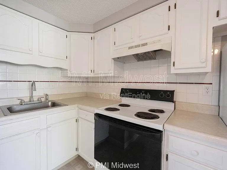 1710 S Market St — Photo 6