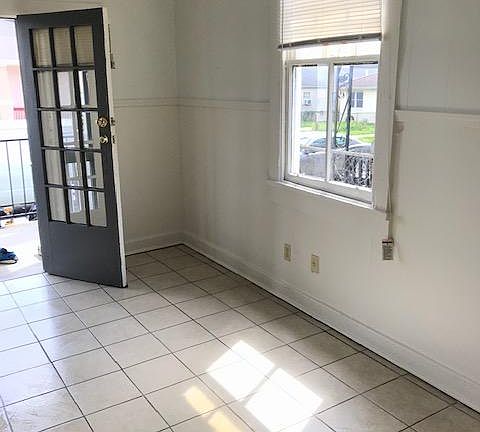3rd image of 2151 Hope St #2151