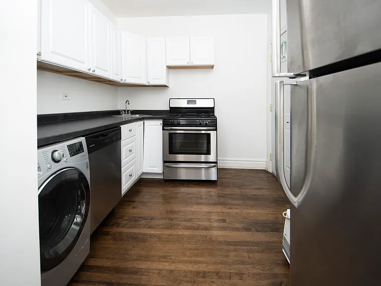 3703 N Hoyne Ave #3 — Photo 2