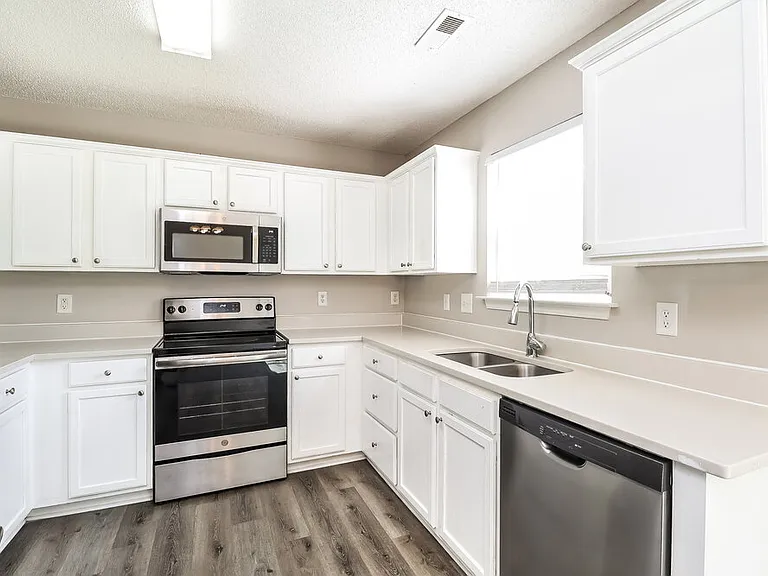 624 Lightspun Ln — Photo 8