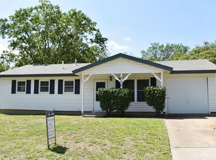 205 Dallas Dr, Euless, TX 76039