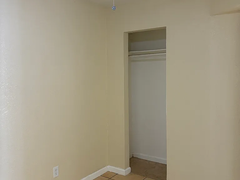 1636 W Garfield St — Photo 14