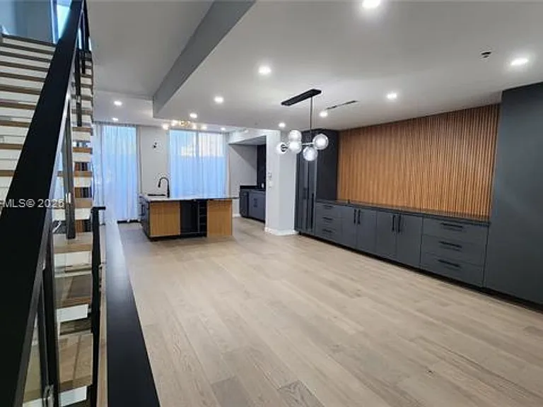 1055 99th St #Townhouse 1055 — Photo 7