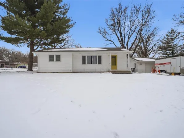 1604 S Forest Rd, Cedar Falls, IA 50613