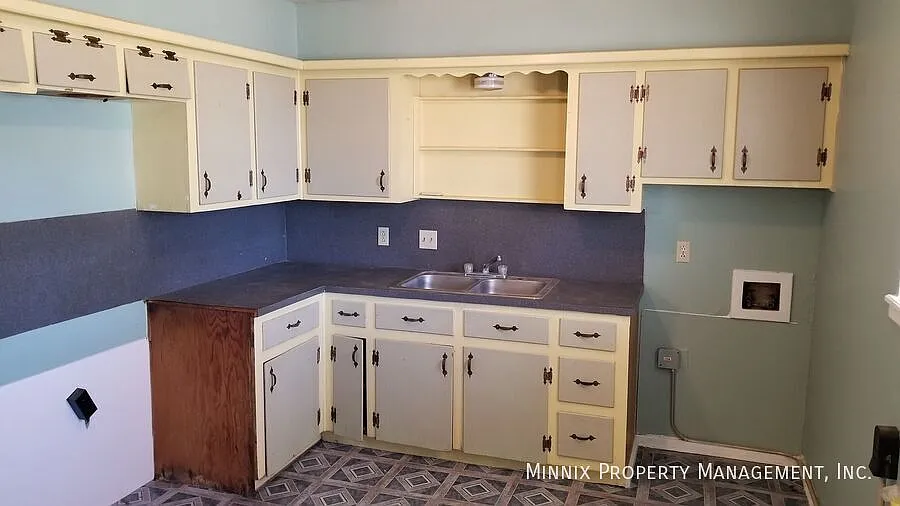 707 W. 4th St. — Photo 2
