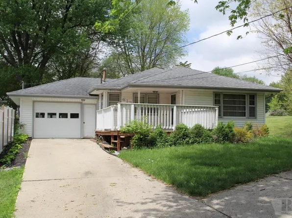 613 E 5th St S, Newton, IA 50208