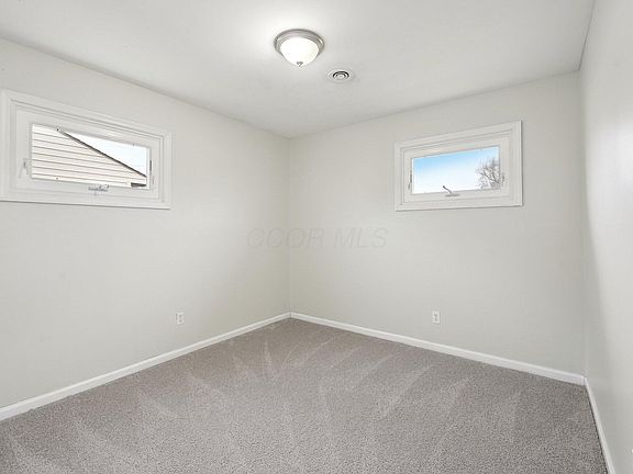 5th image of 3477 Stephen St