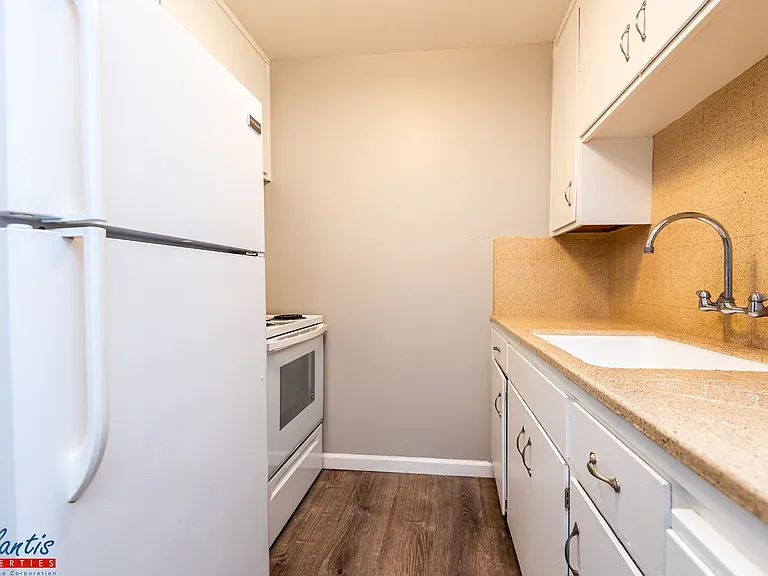 283 E Reed St — Photo 4