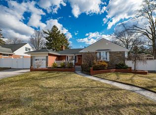 1656 Putney Rd, Valley Stream, NY 11580