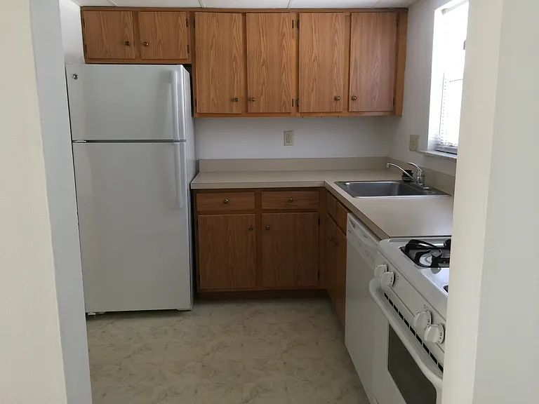 1300 Rosewood Ct — Photo 25