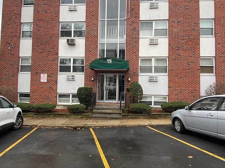 15 Commonwealth Ct #3 — Photo 10