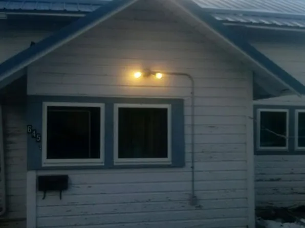 645 1/2 W Clark St, Thermopolis, WY 82443