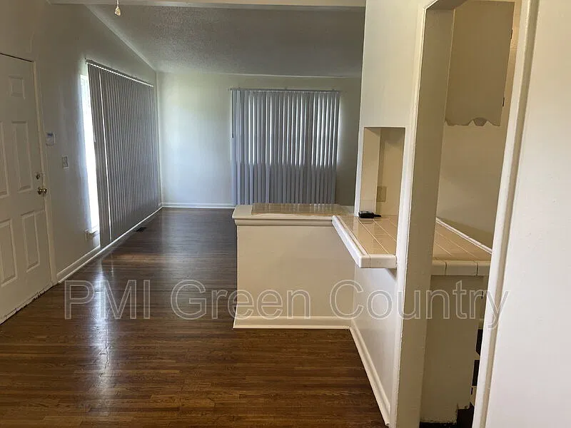4 bed, 2.0 bath, 1314 sqft, $1,245 — Photo 4