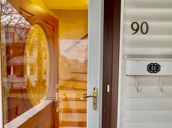 90 Evans St, Medford, MA 02155