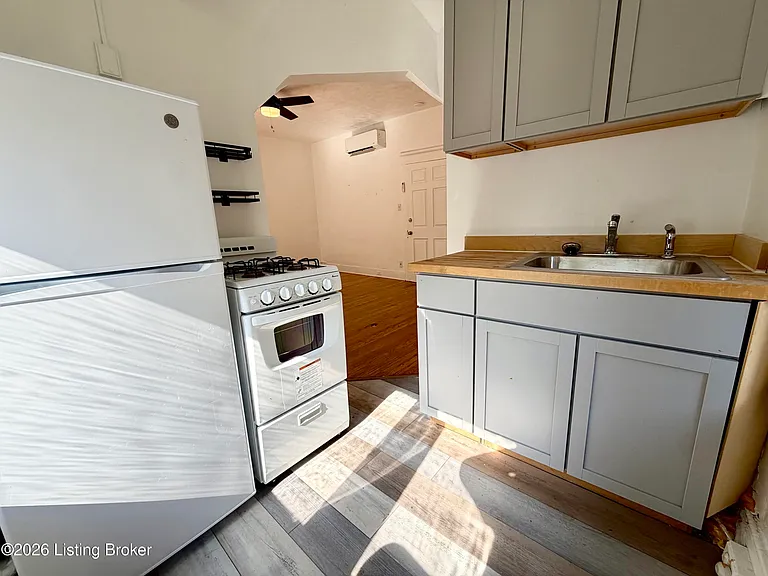 1466 Saint James Ct #3 — Photo 5